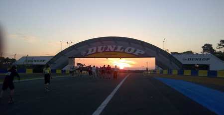 La montée du Dunlop au Mans